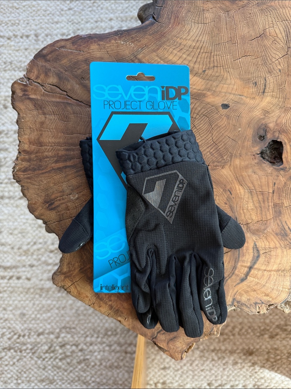 7idp Medium Men’s Project Glove — Black